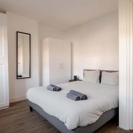 Apartment Modern 2br Near Station *