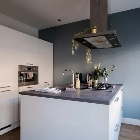 Apartment Modern 2br Near Station *