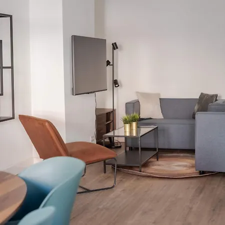 Modern 2br Near Station 公寓