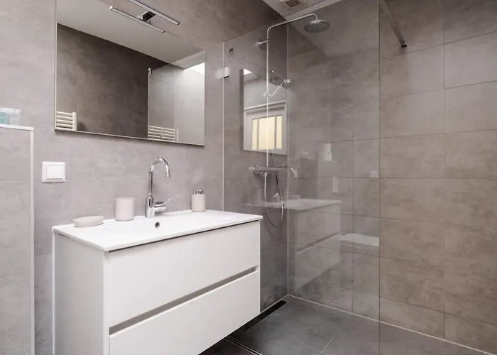 Modern 2br Near Station Apartament Rotterdam