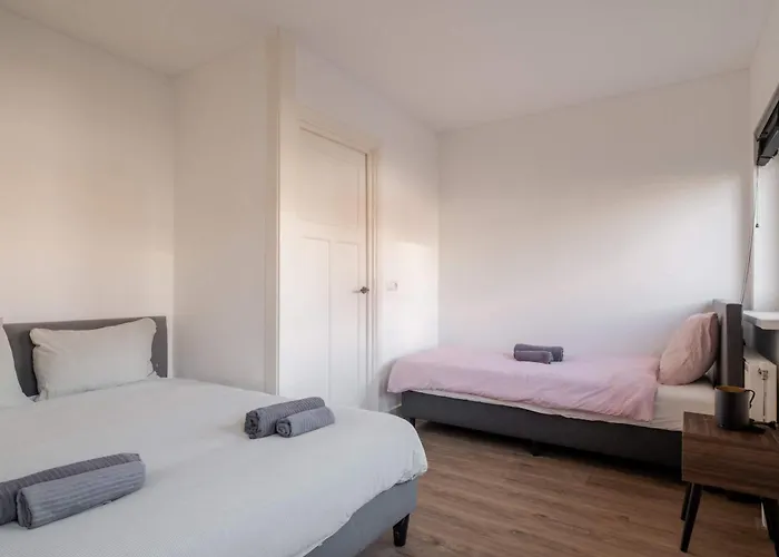 Modern 2br Near Station Apartament