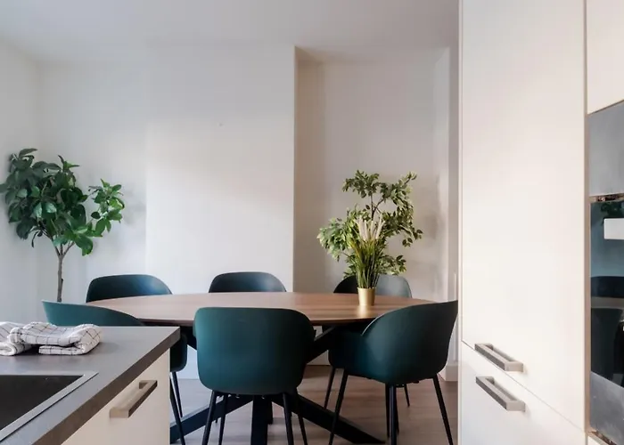 Apartman Modern 2br Near Station *