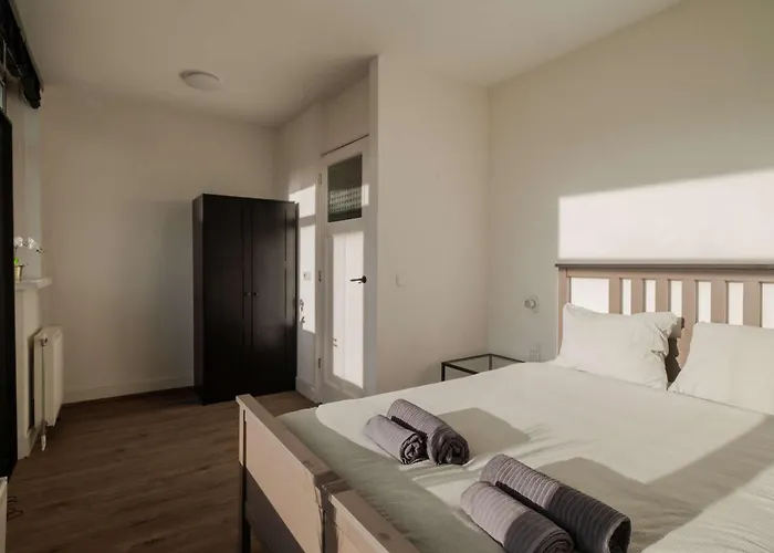 Modern 2br Near Station * Роттердам